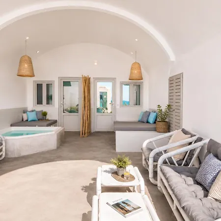 Mk4 Caldera 3* Fira (Santorini)