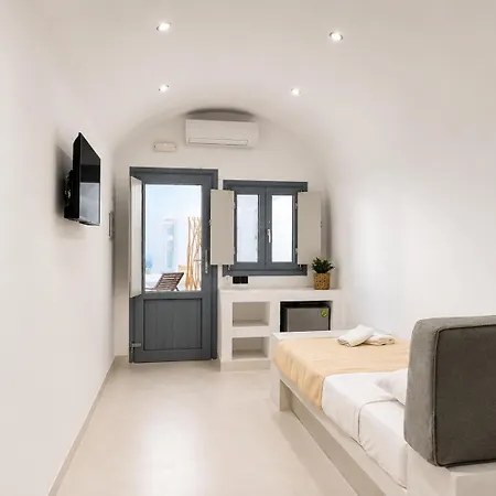Mk4 Caldera 3* Fira (Santorini)